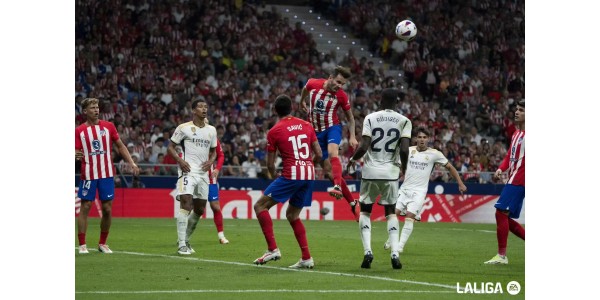 Noche madrileña, apasionante enfrentamiento entre aficionados del Real Madrid y aficionados del Atlético de Madrid